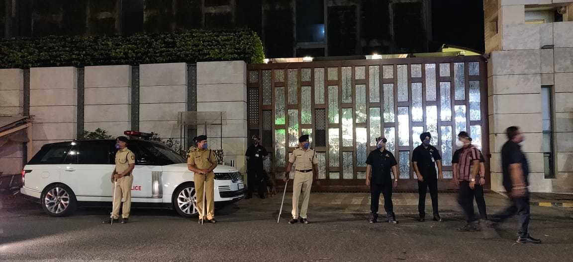 Mumbai: SUV with suspected explosives found outside Mukesh Ambani's ...