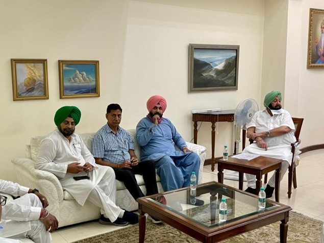 Punjab: Navjot Singh Sidhu meets Capt Amarinder Singh, demands action on 5 ‘priority’ issues