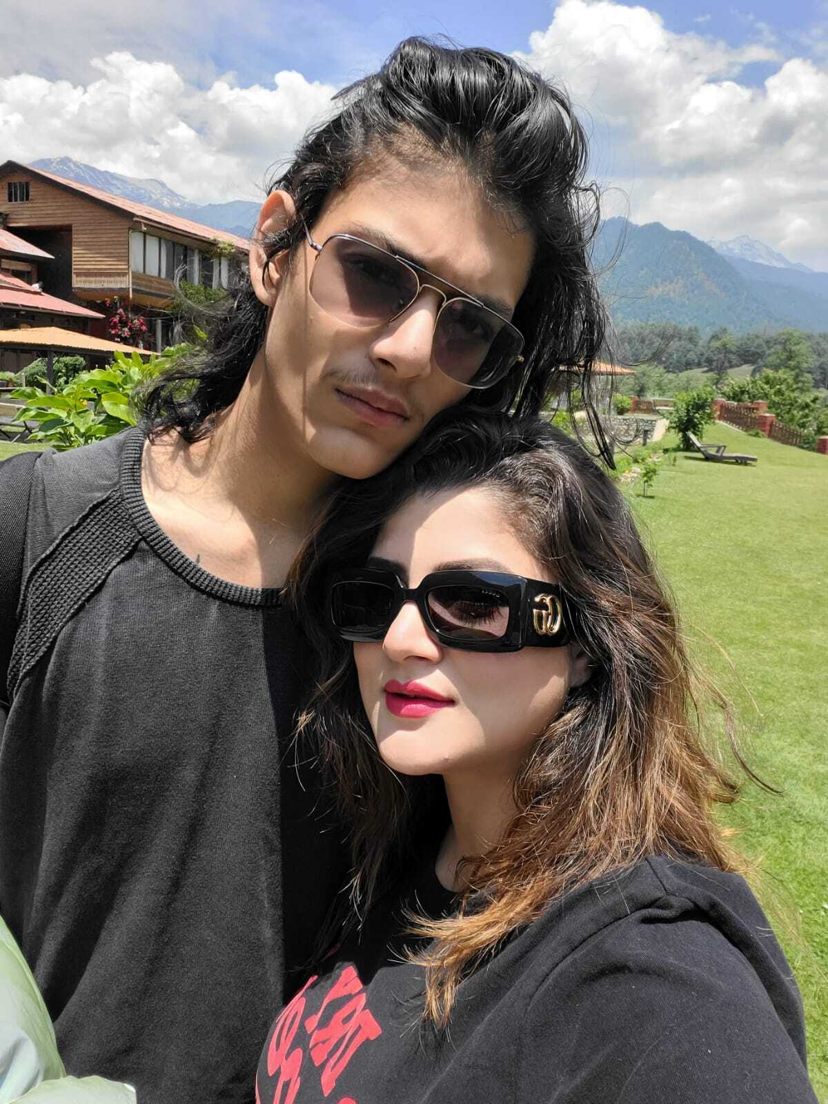 srabnati with her son