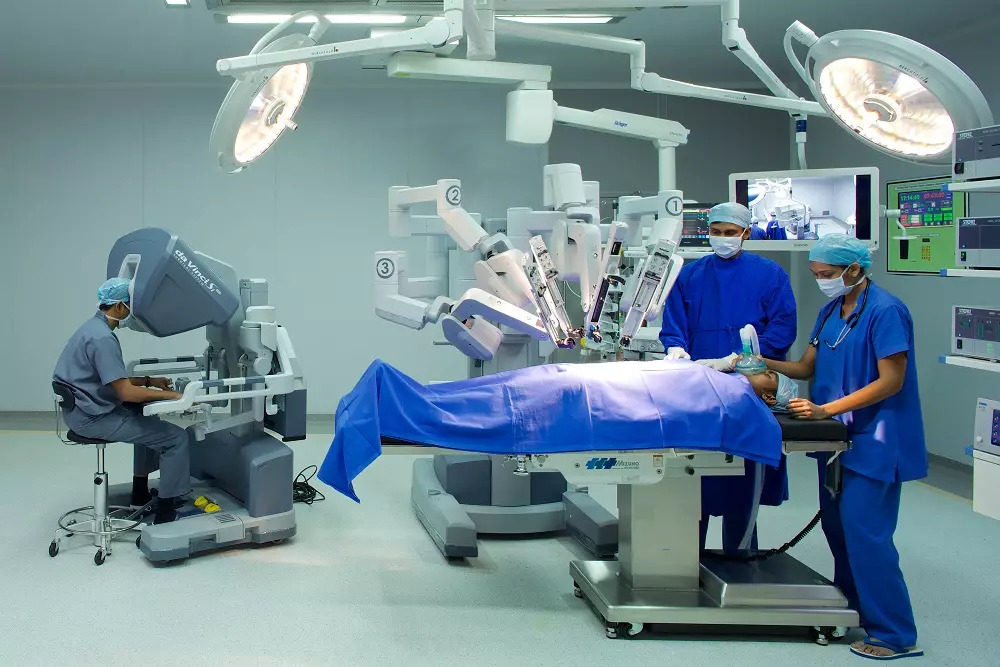 Robotic surgery at Aster Medcity