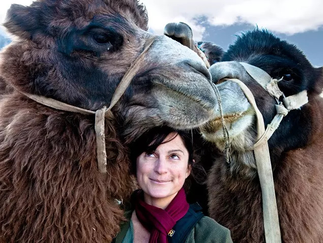 Ami Vitale with Camels (1)