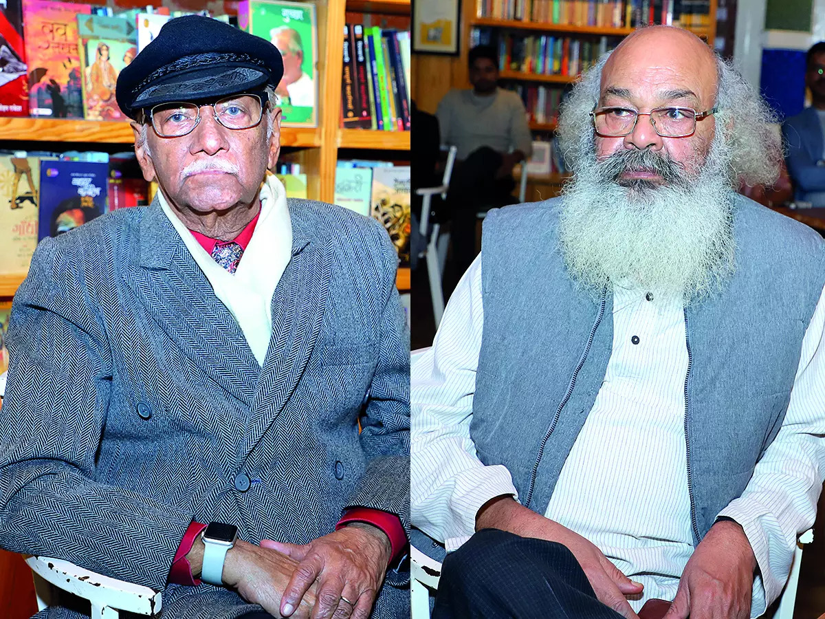 Prof Raj Bisaria and Surya Mohan Kulshreshtha  (BCCL/@Aditya Yadav)