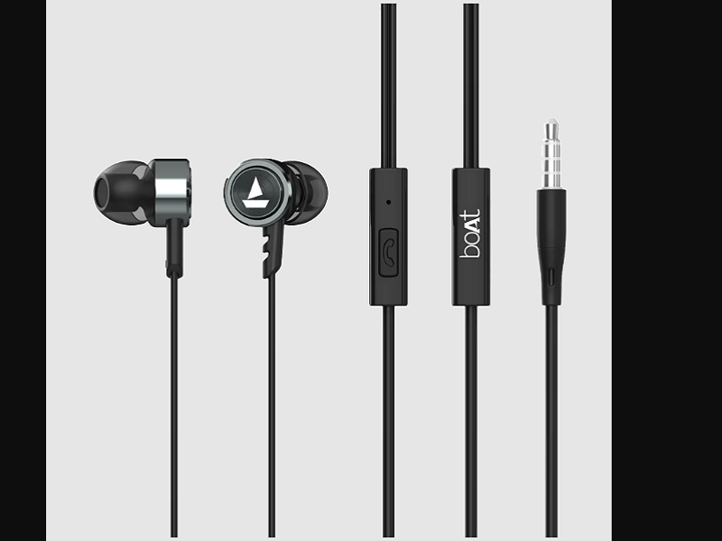 boAt Bassheads 122 In-Ear Wired Earphone with Mic at Rs 399