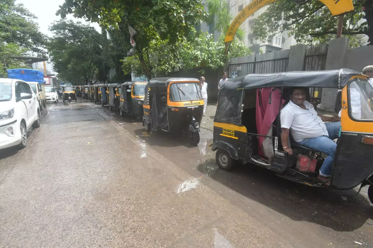 CNG-aided taxies and autos