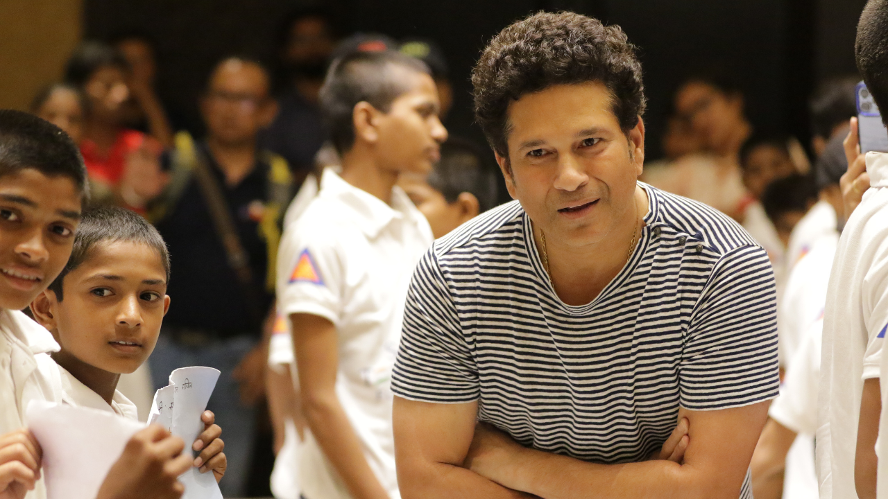 Tendulkar meeting MP tribal kids