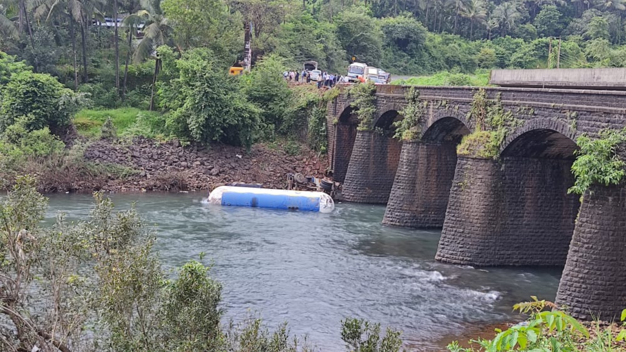 LPG-laden tanker fell into Anjnari river