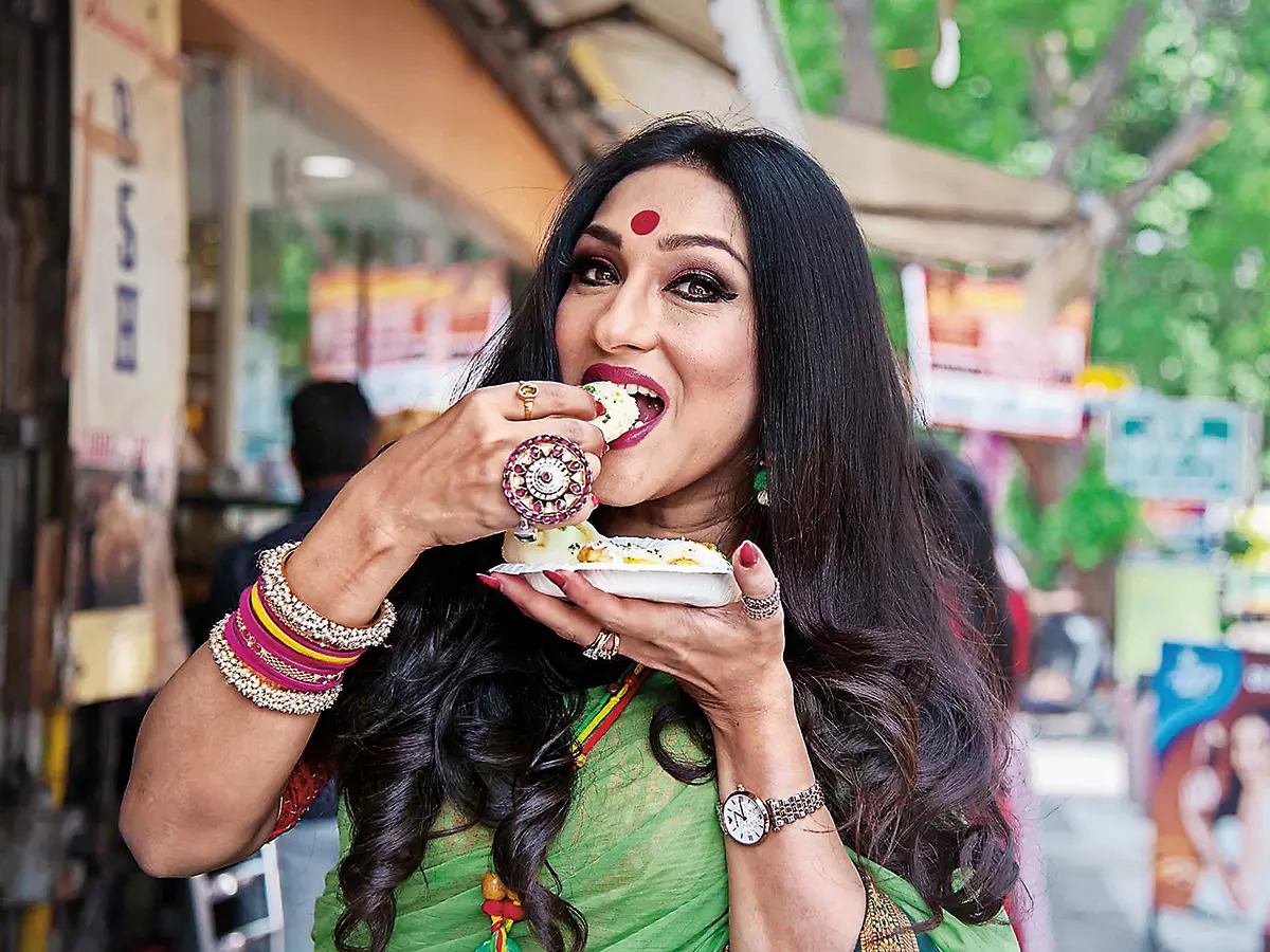 From chamcham to sandesh, Rituparna hit all the sweet notes with a plateful of goodness at Delhi’s Bengali Market