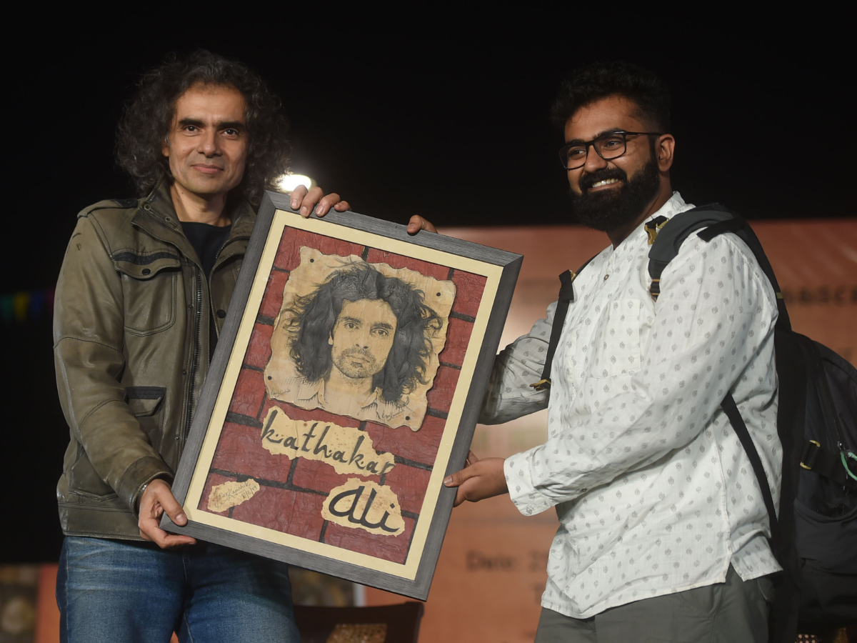 Imtiaz was presented a portrait by a fan