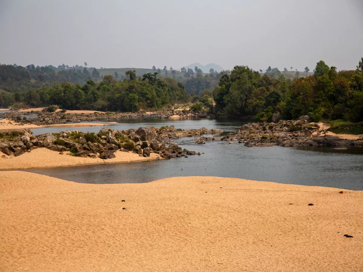 Nongkhnum River Island, the offbeat paradise in Meghalaya, Meghalaya -  Times of India Travel