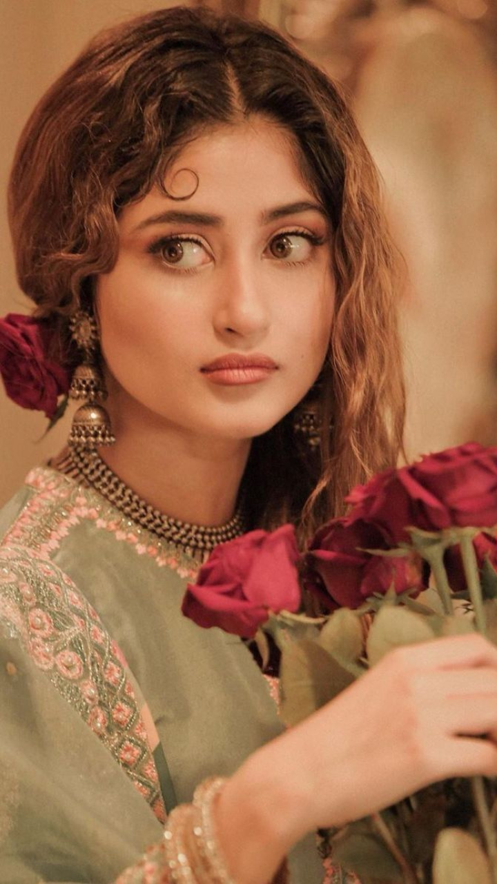 Fitness secrets of Pakistan's gorgeous actress Sajal Aly | The Times of India