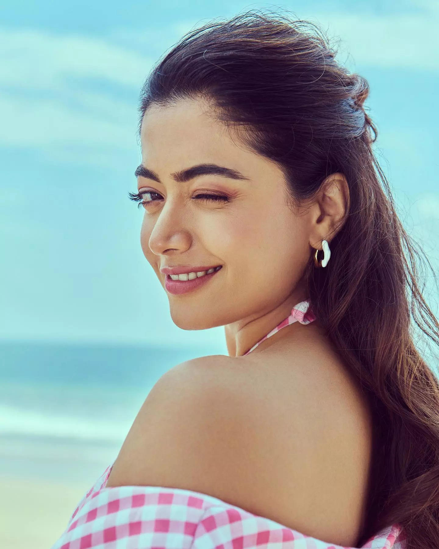 New glamorous pictures of Rashmika Mandanna you simply can’t miss!