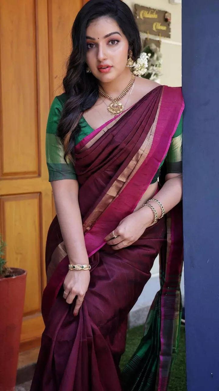 Malavika Menon is a treat for sore eyes in sarees