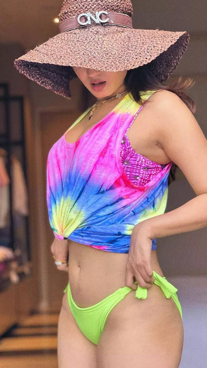 Sonal Chauhan sets summer fashion goals with her bewitching beach vacy pics