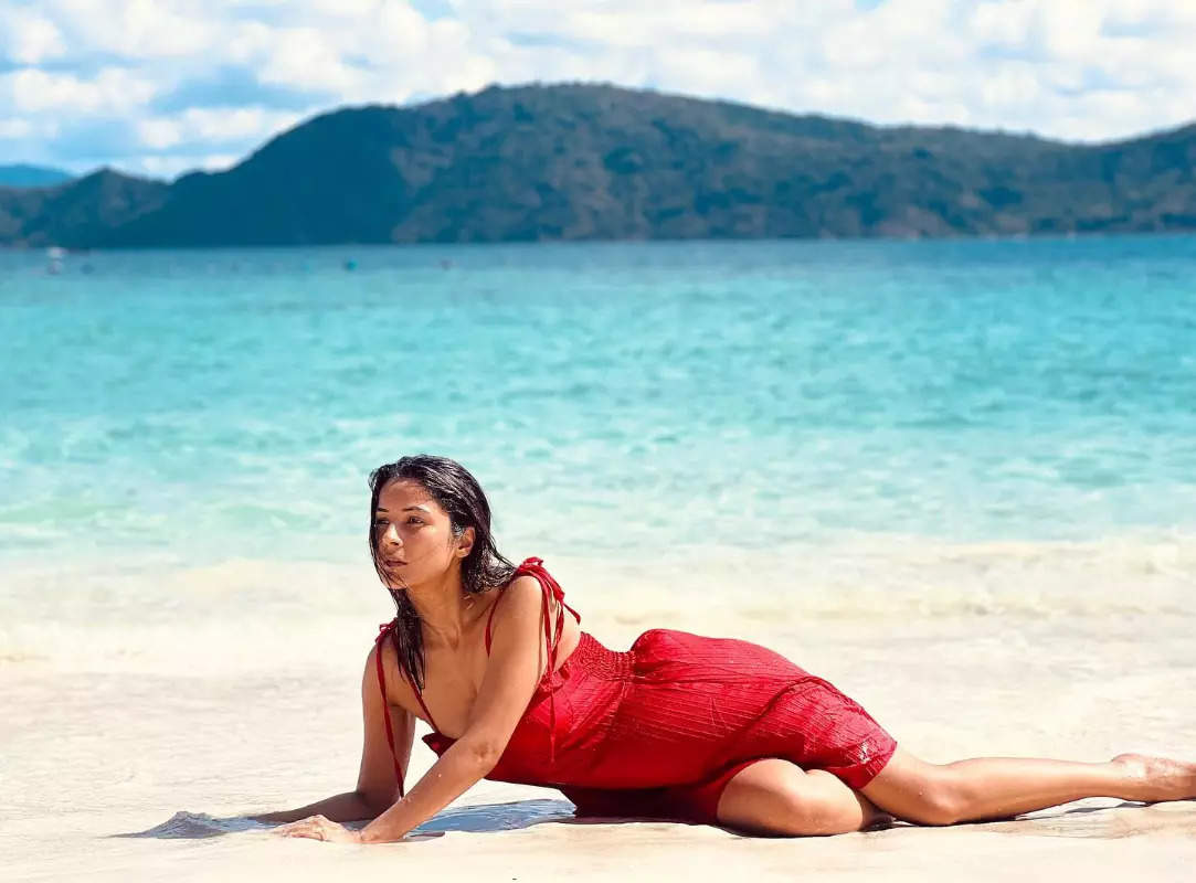 From chilling by the sea to soaking up the sun, Shehnaaz Gill is living her best life in Phuket