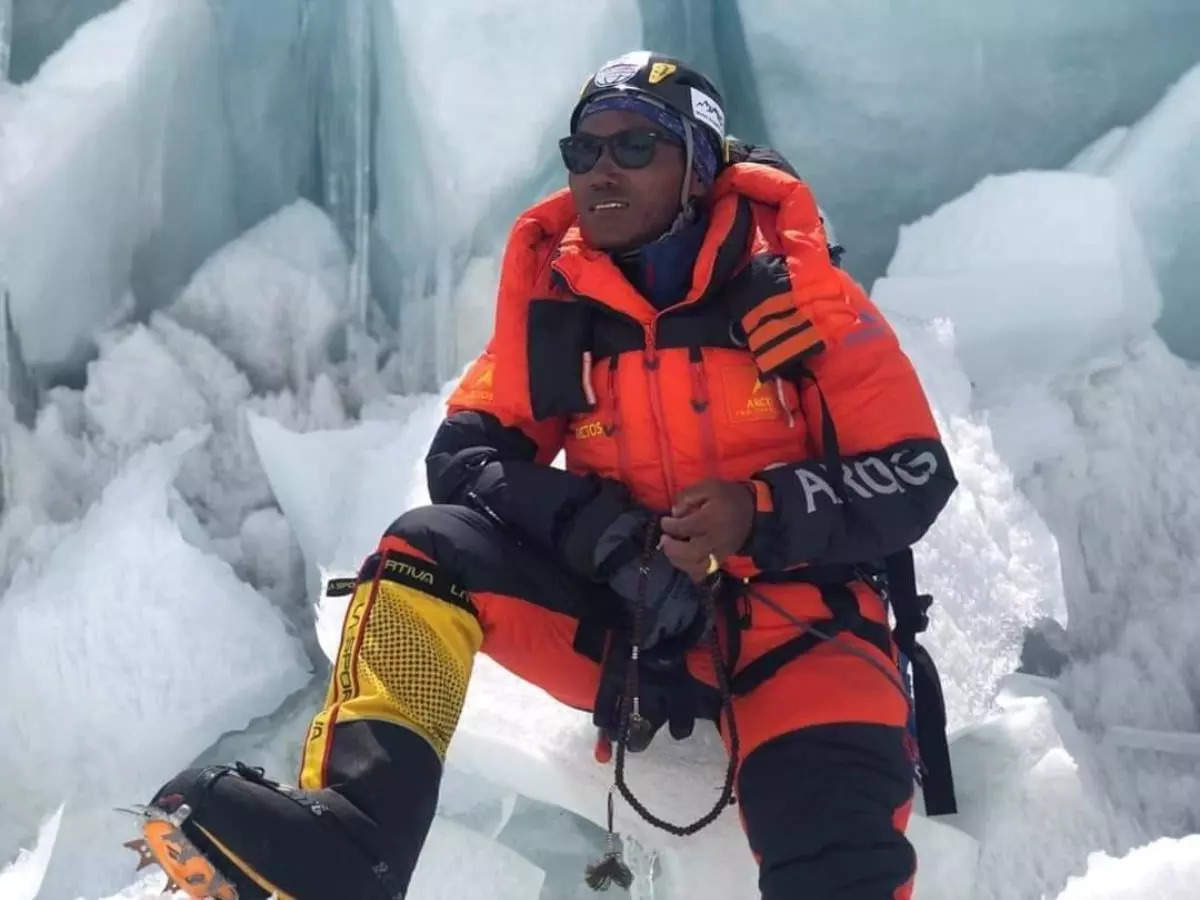Kami Rita Sherpa of Nepal climbs Everest for the 28th time, beats his ...