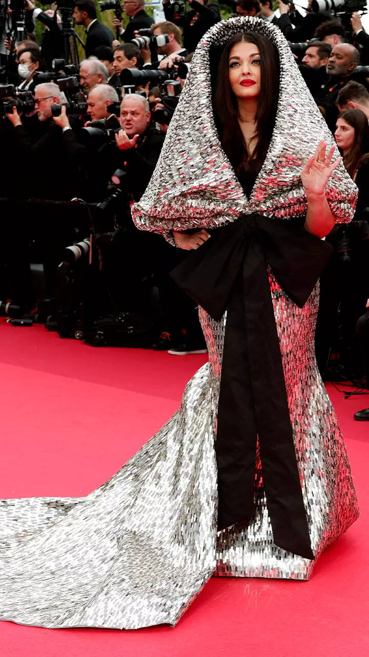 10 inspiring looks by Aishwarya Rai Bachchan at Cannes