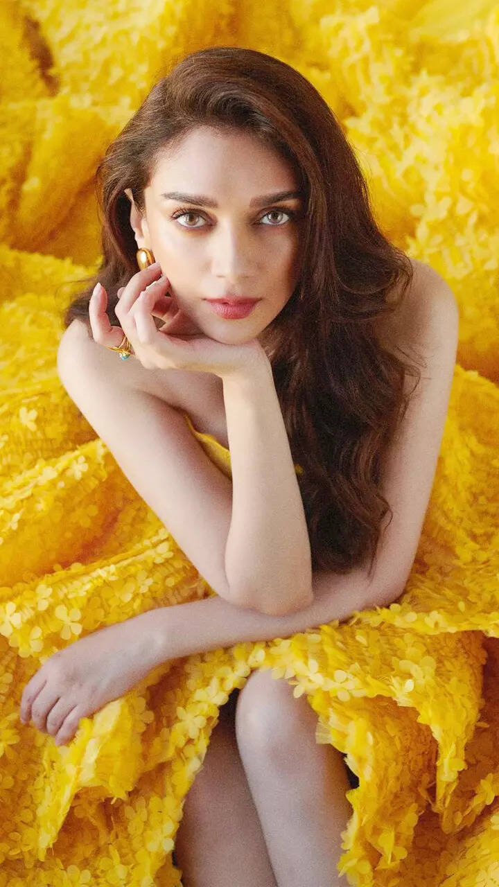 Cannes 2023: Aditi Rao Hydari looks like a ray of sunshine in a yellow ruffle gown
