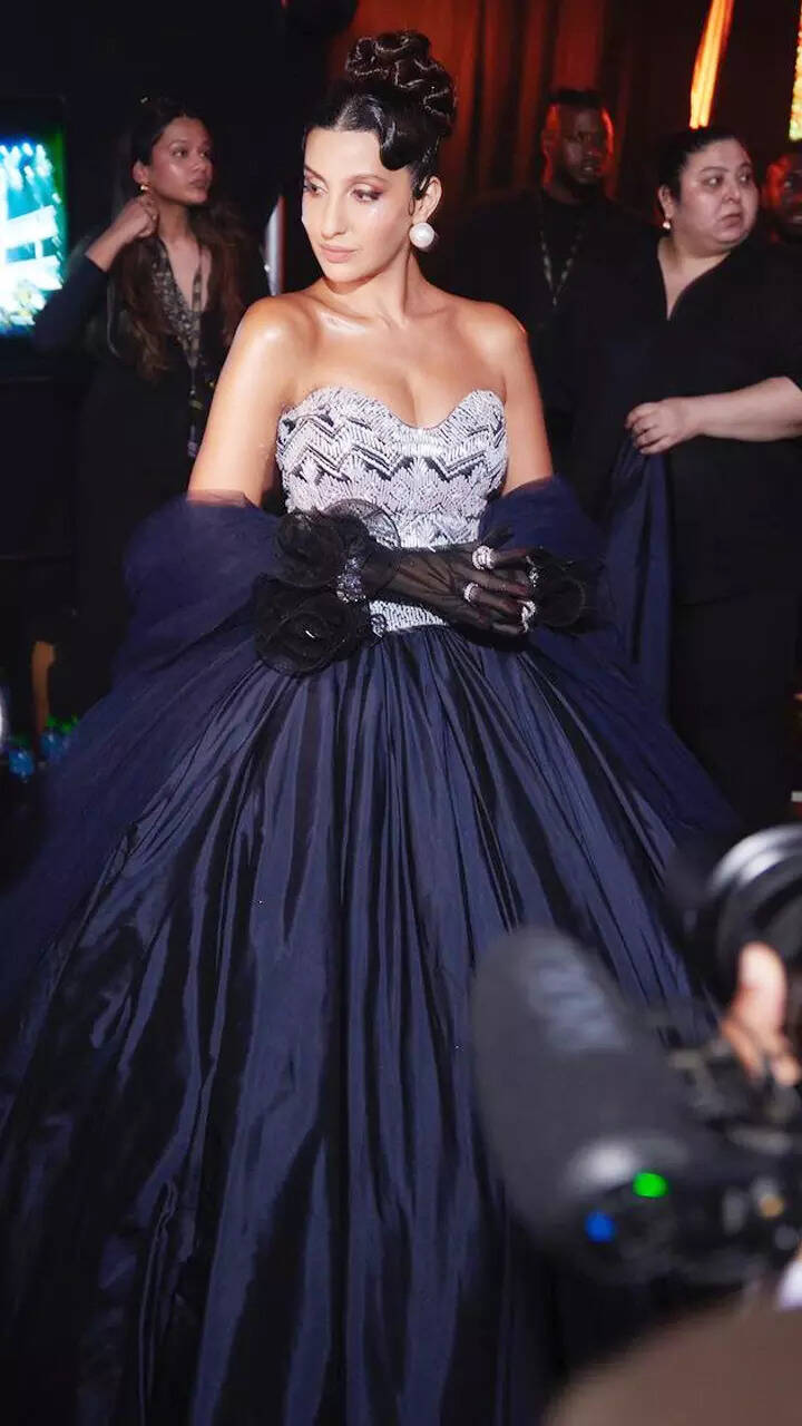 CHANNELS 50'S FASHION