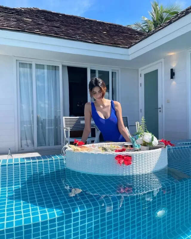 Palak Tiwari's summer wardrobe will set your holiday mood right, see pictures