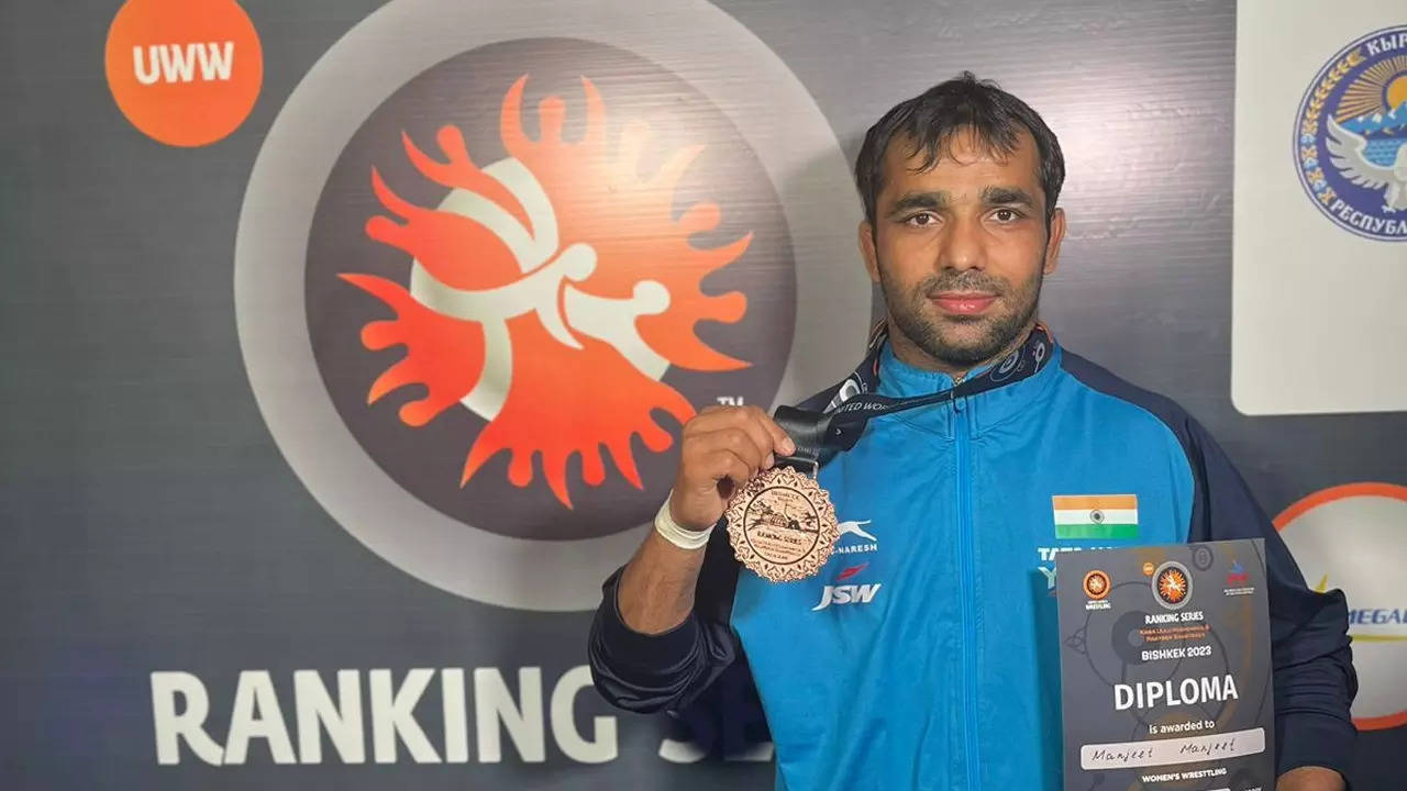 Manjeet wins bronze in UWW ranking series wrestling…