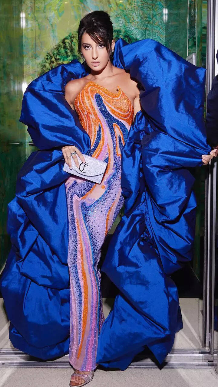 STEALS THE SPOTLIGHT