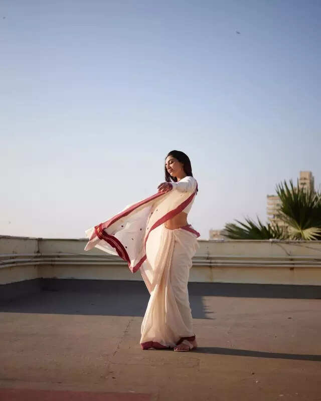 Inside Sobhita Dhulipala's summer-friendly sarees
