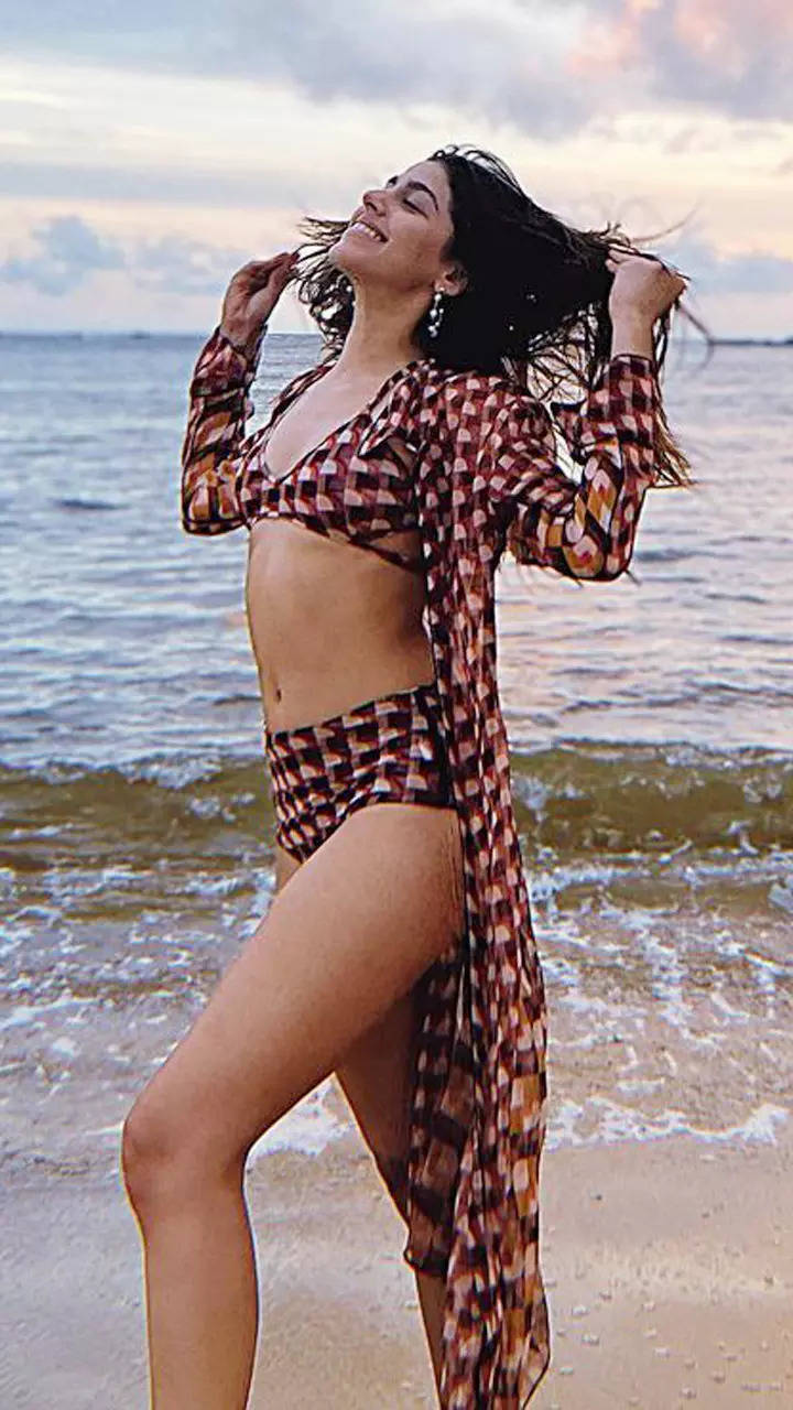 Alaya F beats the scorching heat in style ​in a checkered bikini