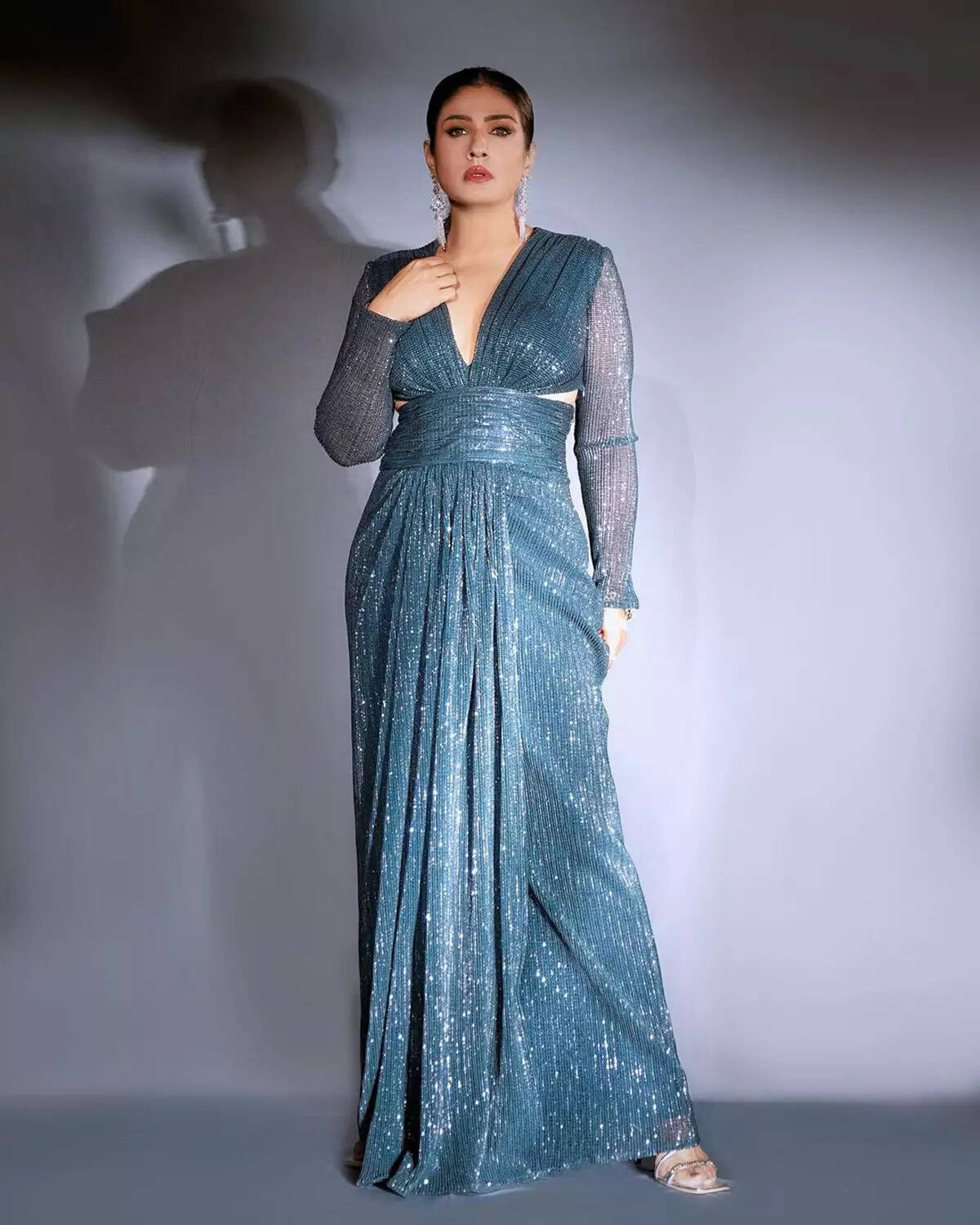 New bewitching pictures of Raveena Tandon prove that age is just a number!