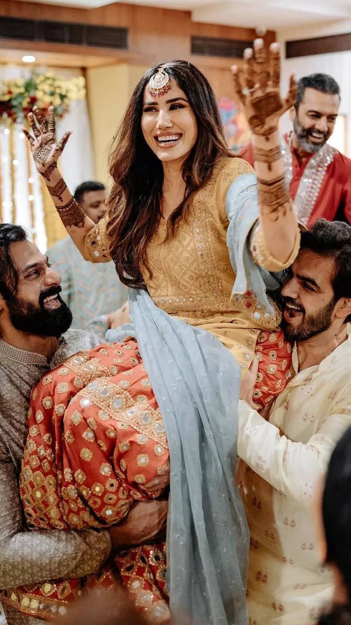 Newlywed Sonnalli Seygall gives us a sneak peek into her mehendi ceremony