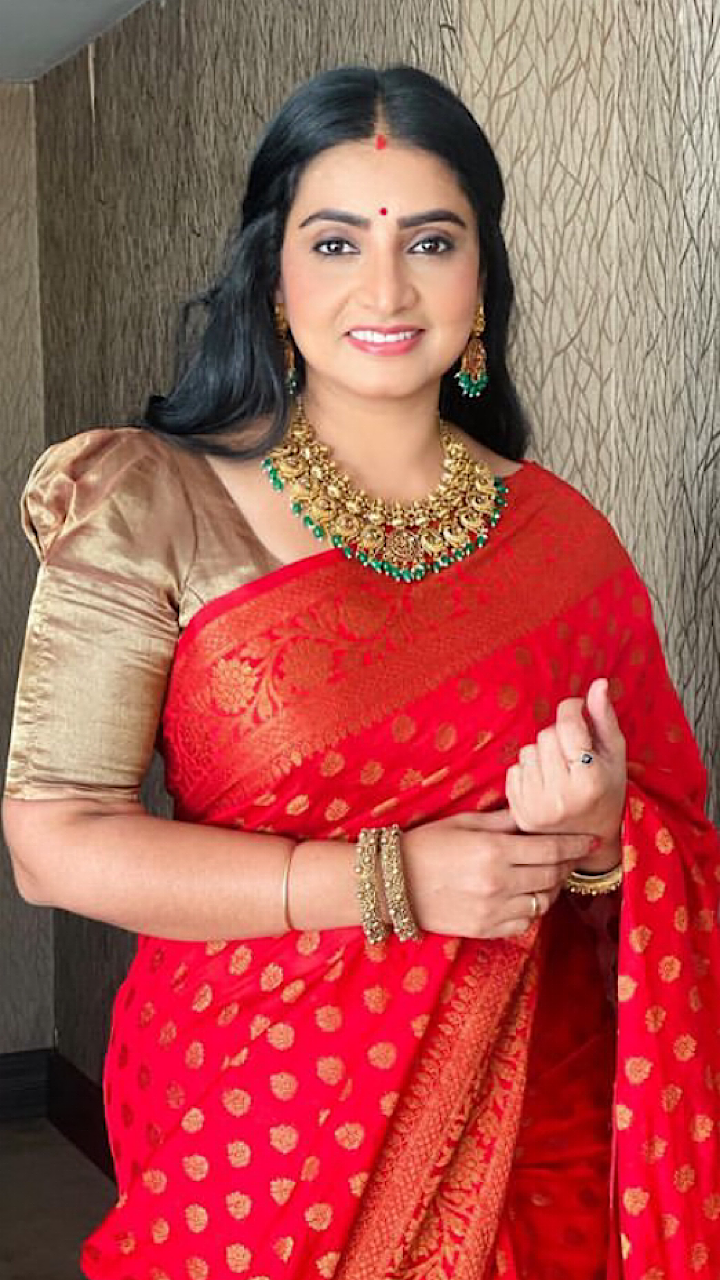 Sujitha saree