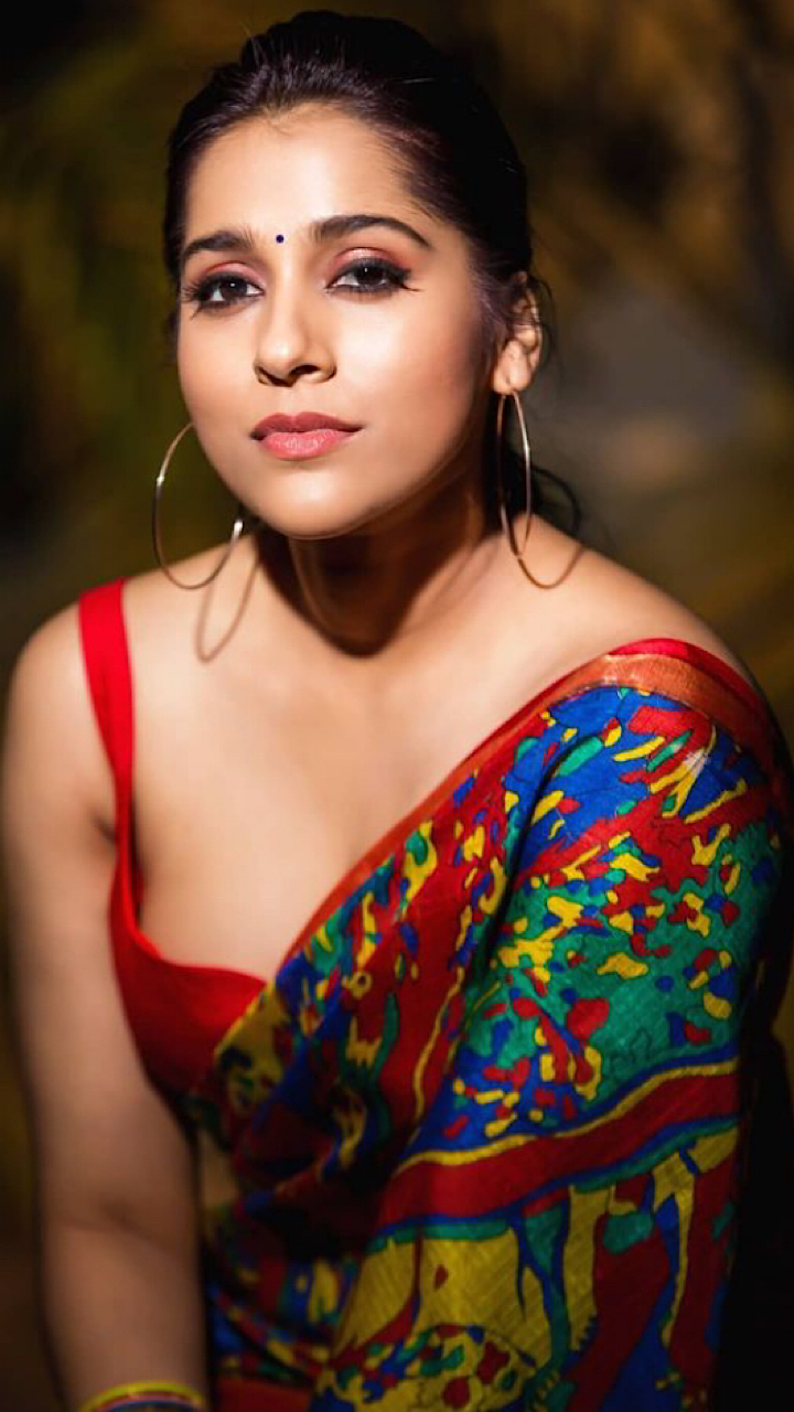 Charming looks of Rashmi Gautam​ | Times of India
