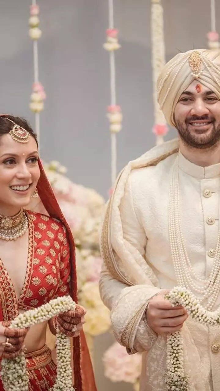 First pictures from Karan Deol and Drisha Acharya&rsquo;s wedding ceremony