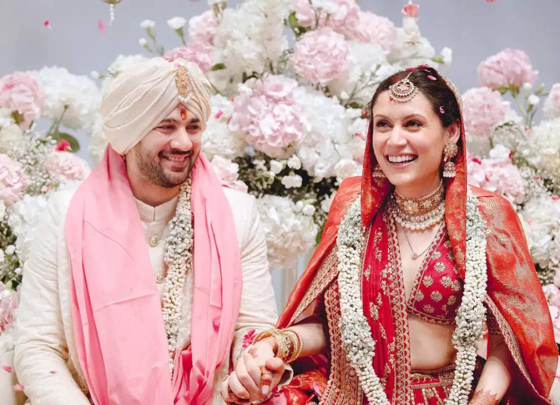 These beautiful inside pictures from Karan Deol and Drisha Acharya’s intimate wedding ceremony scream love!