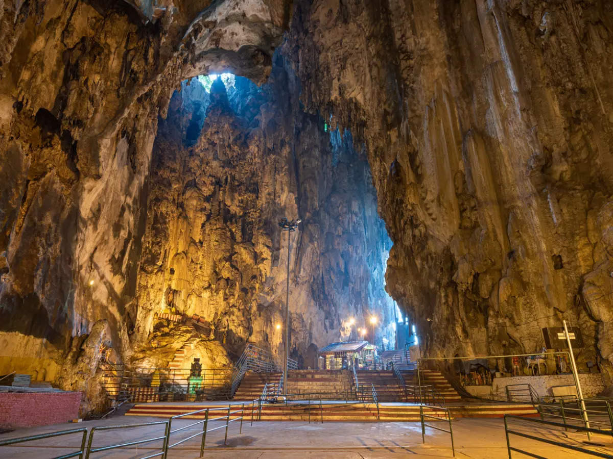 黑风洞：揭开马来西亚原始洞穴的神秘面纱