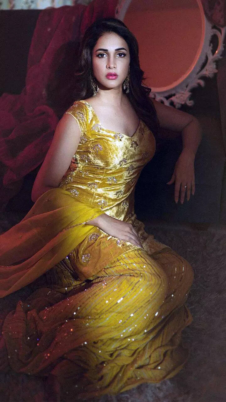 ​ Slay ethnic wear in style​