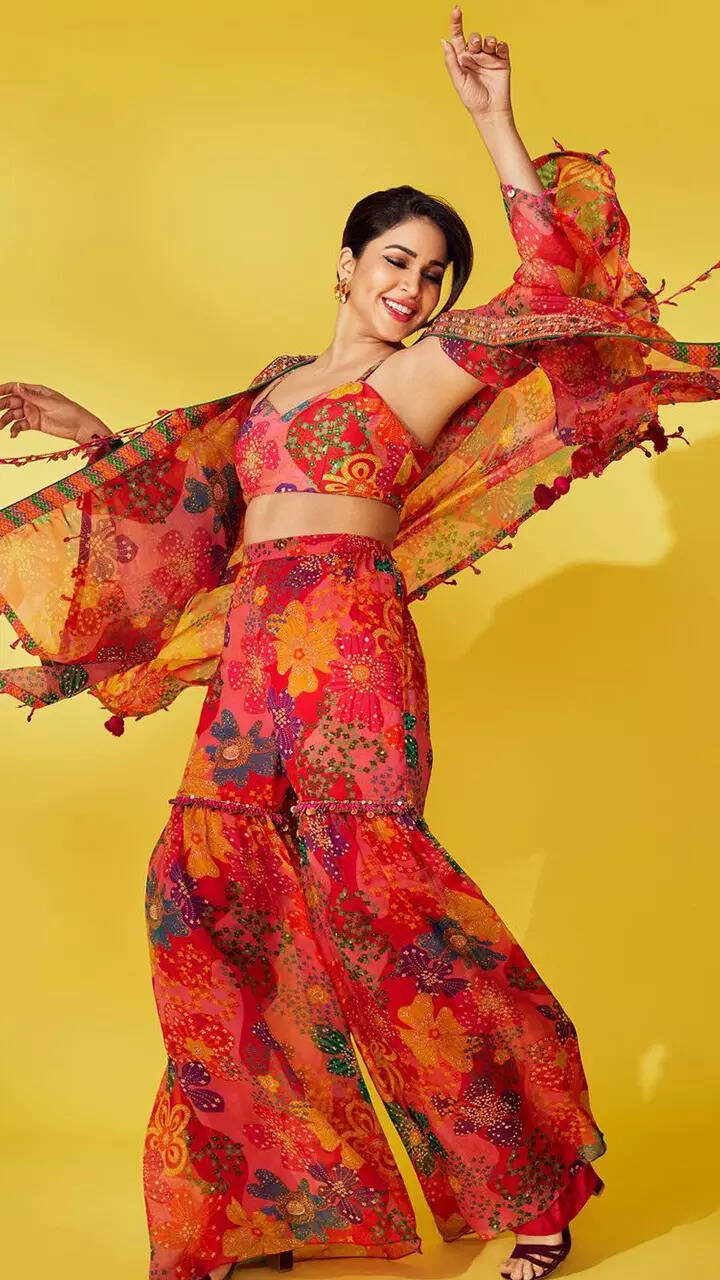 Multi-coloured ethnic look​