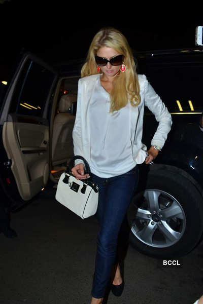 Paris Hilton leaves India