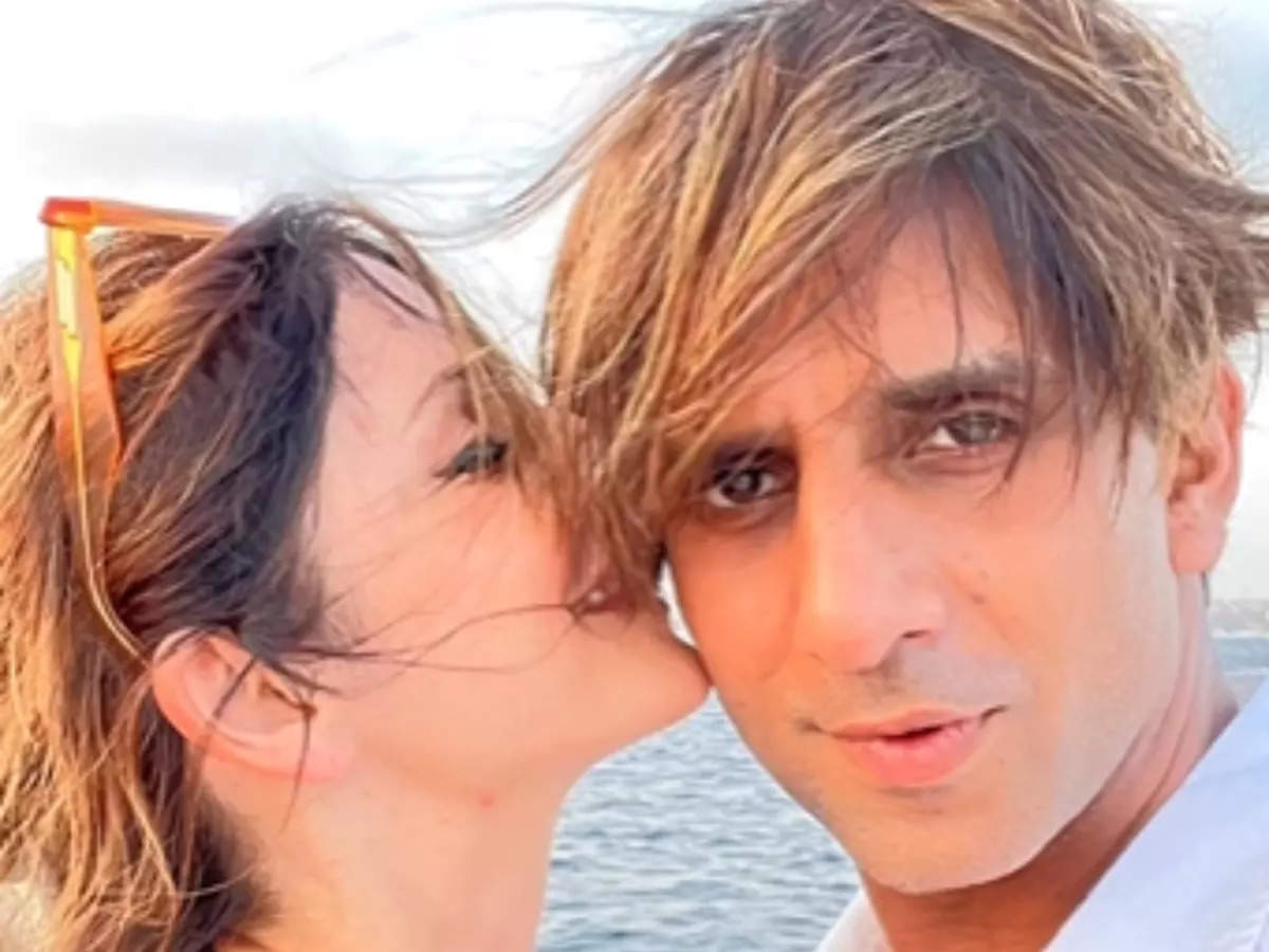 Sussanne Khan’s beach vacation pictures with boyfriend Arslan Goni go viral on social media