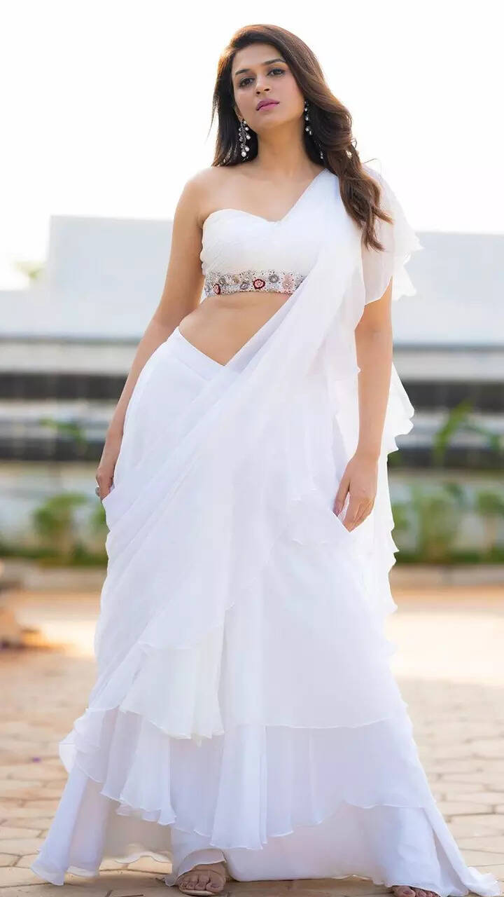 Shraddha Das shells out ethnic inspiration in stylish ensembles