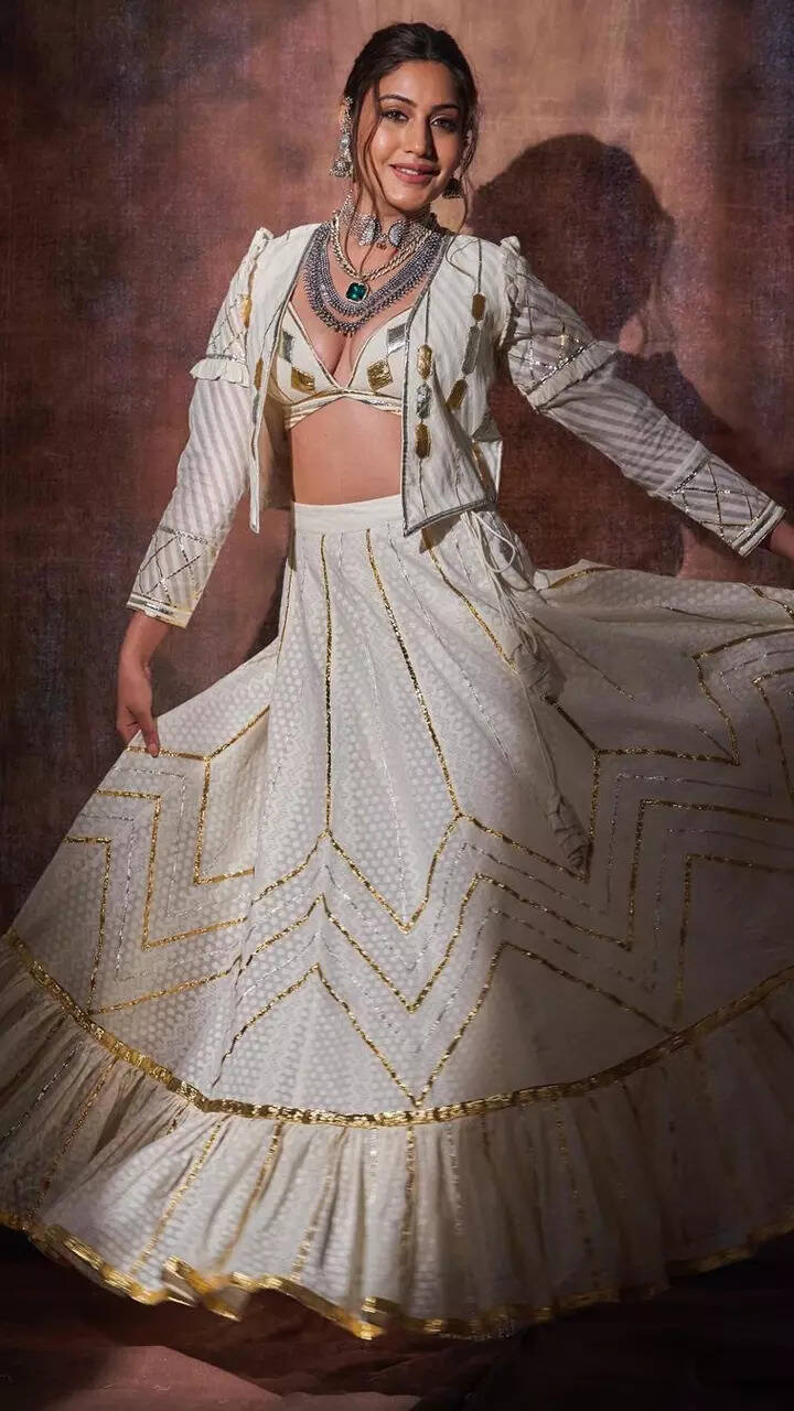 Surbhi Chandna commands attention in her ethnic avatar