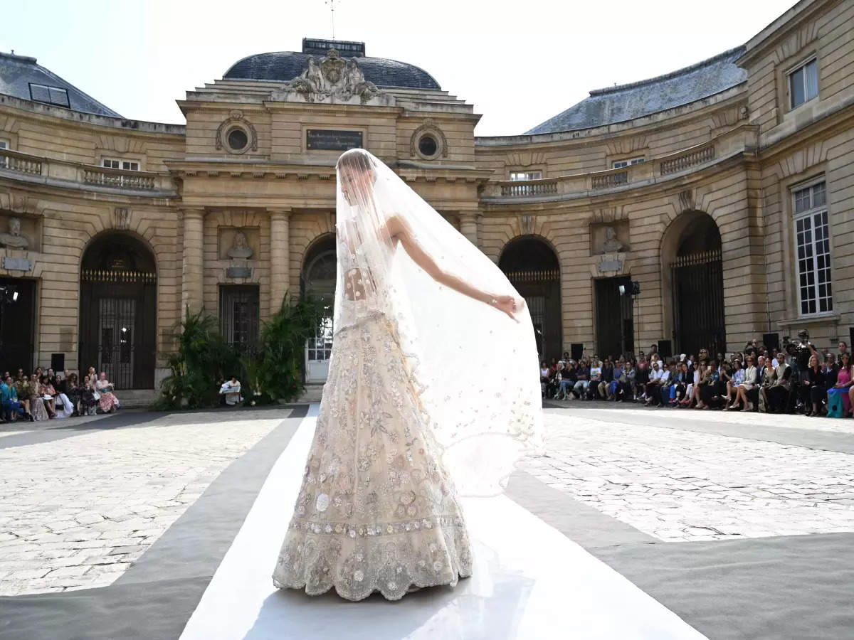 Paris Haute Couture Week Fall/Winter 2023-24: Rahul Mishra celebrates the Indian artisan with his 'We, the People' collection