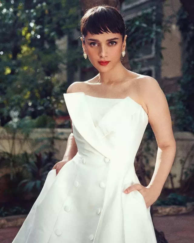 Aditi Rao Hydari recreates Audrey Hepburn's iconic look in white dress, see her vintage-themed pictures