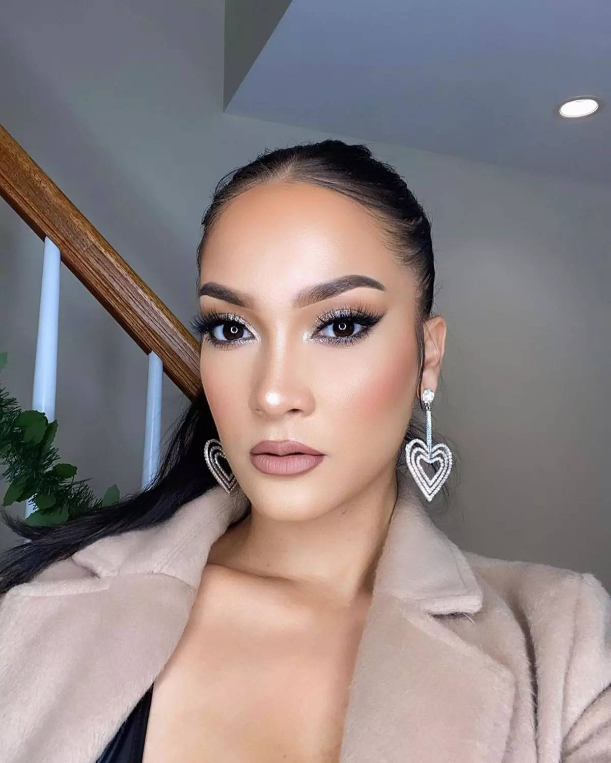 Jennifer Lopez’s self-proclaimed doppelgänger Eve is winning the internet with her spot on makeup