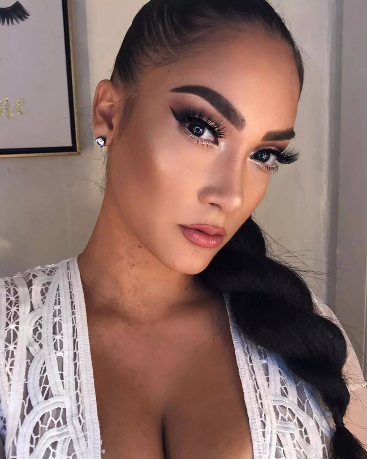 Jennifer Lopez’s self-proclaimed doppelgänger Eve is winning the internet with her spot on makeup