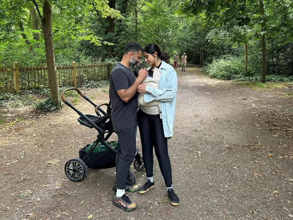 Sonam Kapoor’s adorable pictures from her London vacation are all about family time