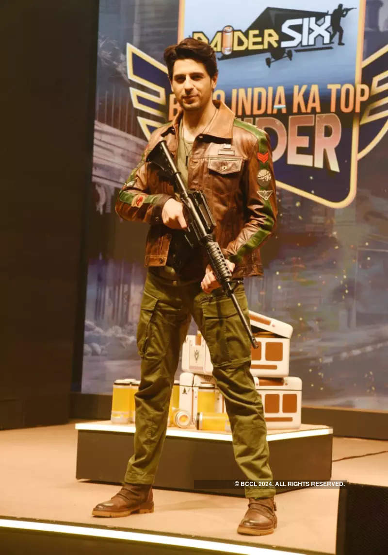 Sidharth Malhotra launches new battle royale game Raider Six in style |  Photogallery - ETimes