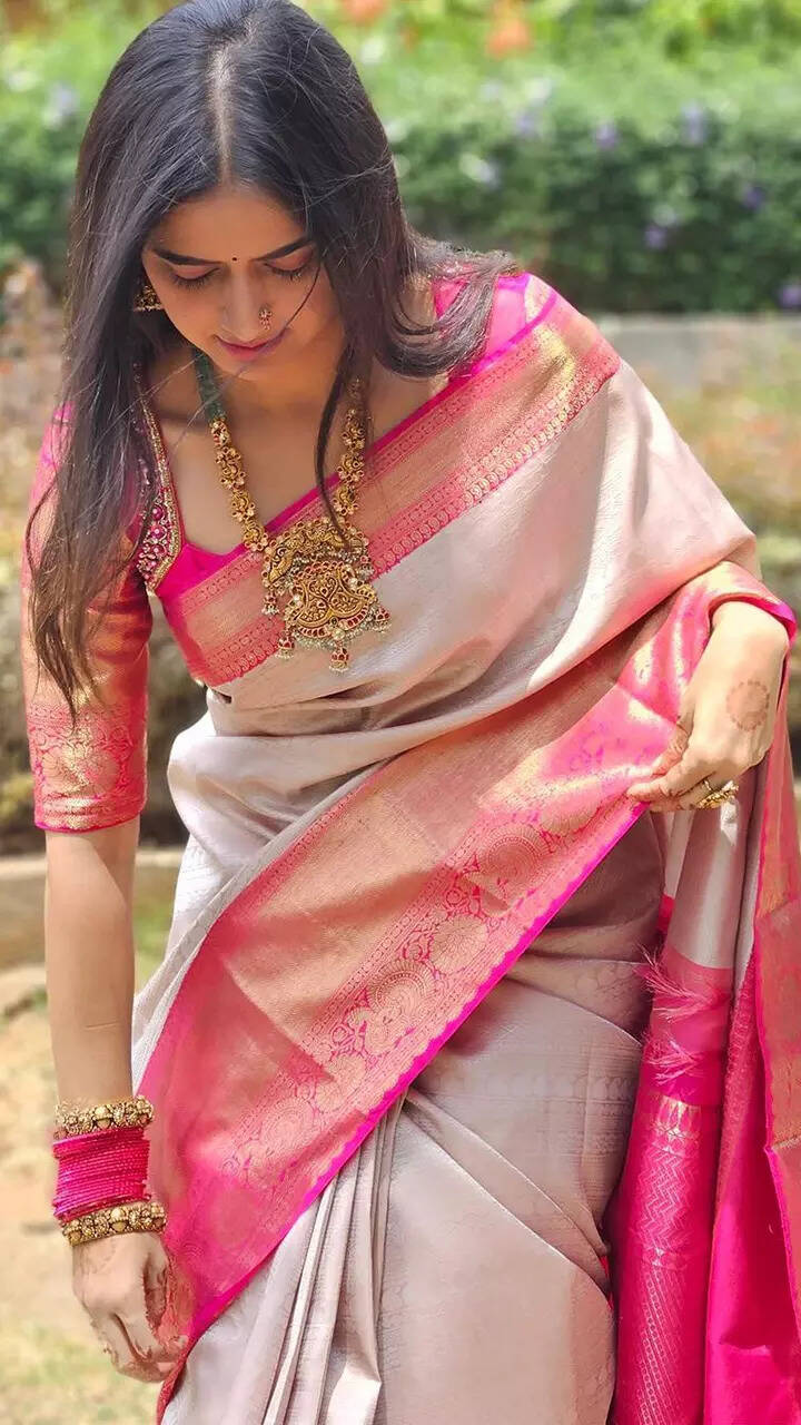 ​Commands attention​