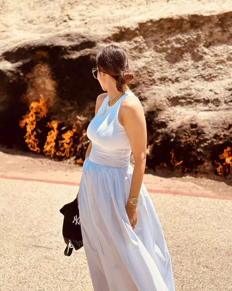 ​These vacation pictures of Malaika Arora with her BFFs will make you crave for a holiday!​