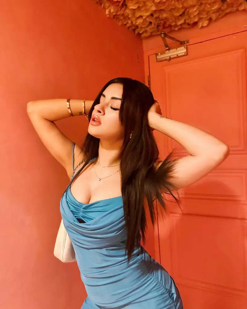 From chilling by the pool to soaking up the sun, Avneet Kaur&rsquo;s holiday pictures are all about stylish outfits!