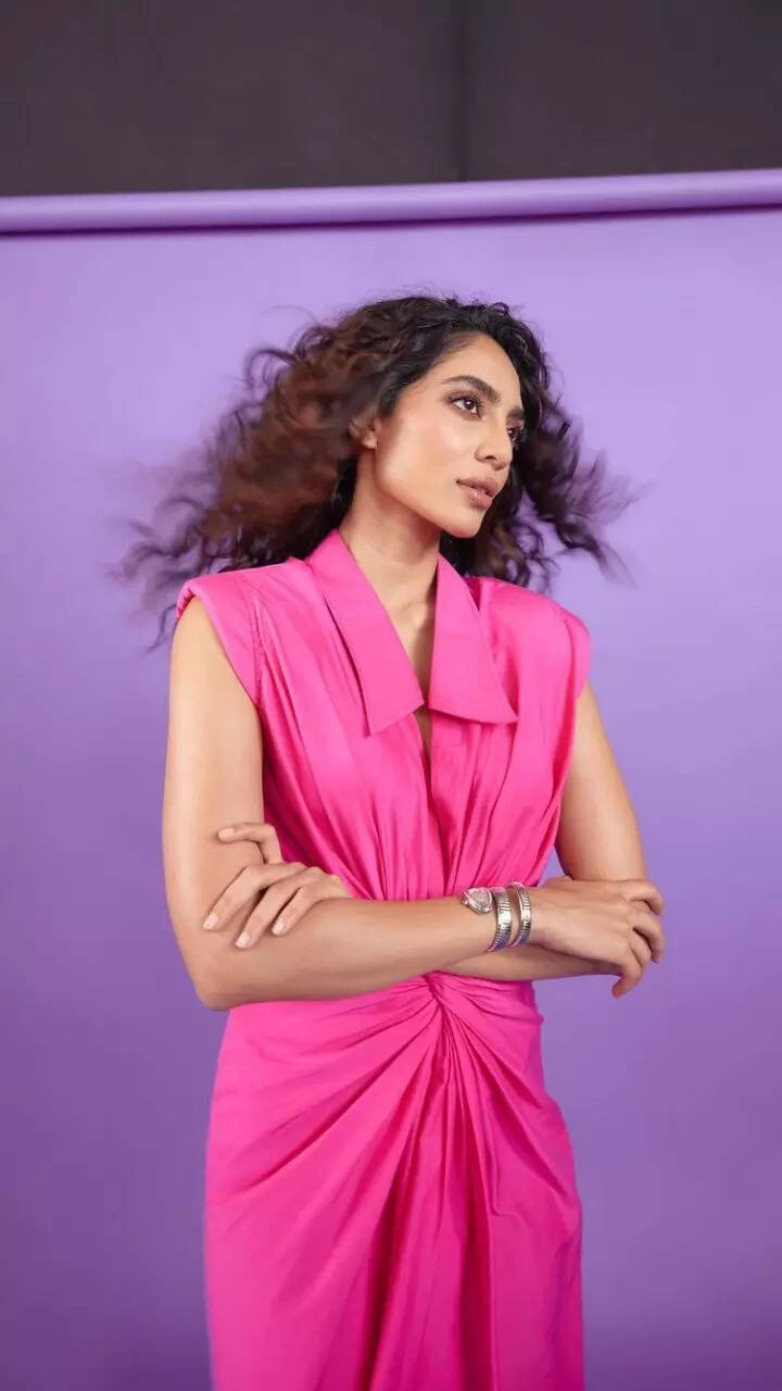 Channels inner Barbie 